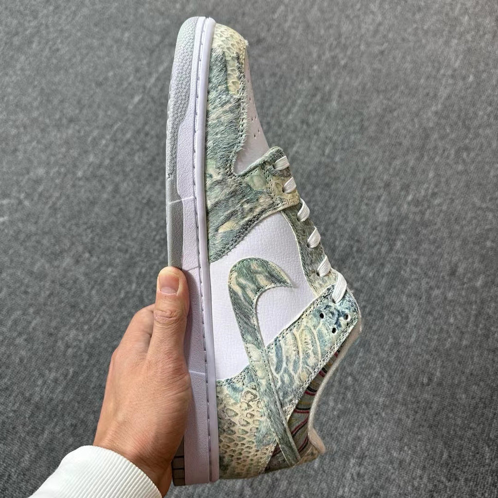 Dunk Low Steam Puppet White Green