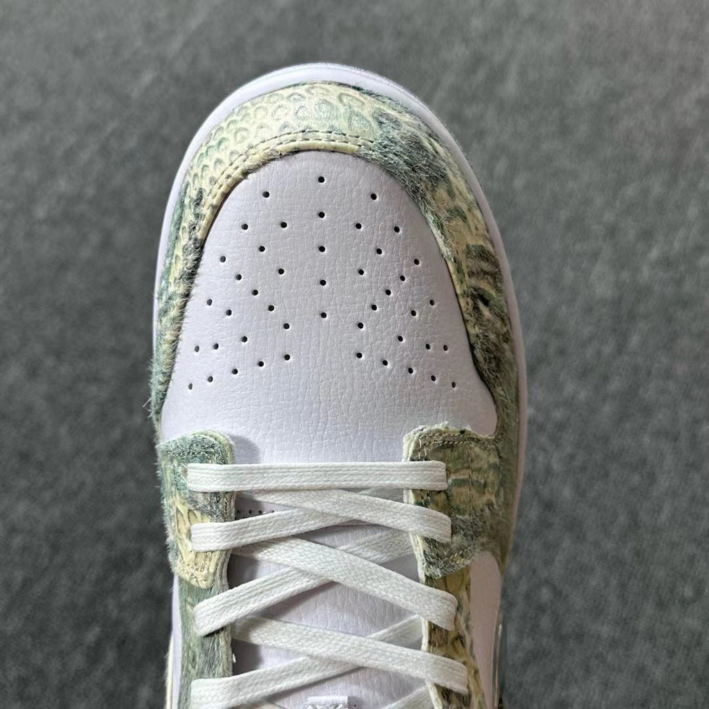 Dunk Low Steam Puppet White Green