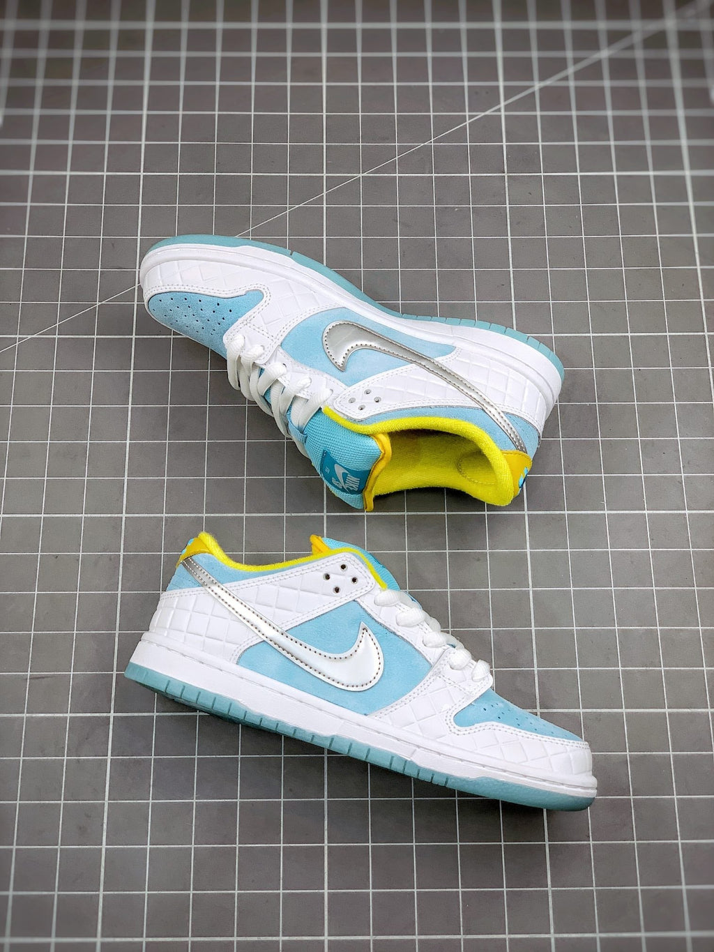 Dunk Low Lagoon Pulse