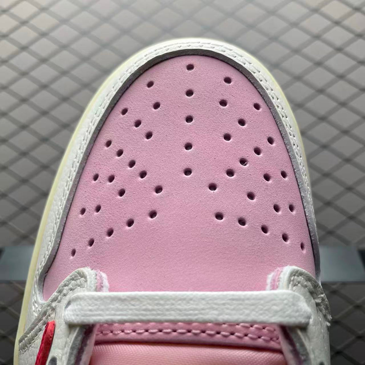 AJ1 Low Travis Scott Tropical Pink