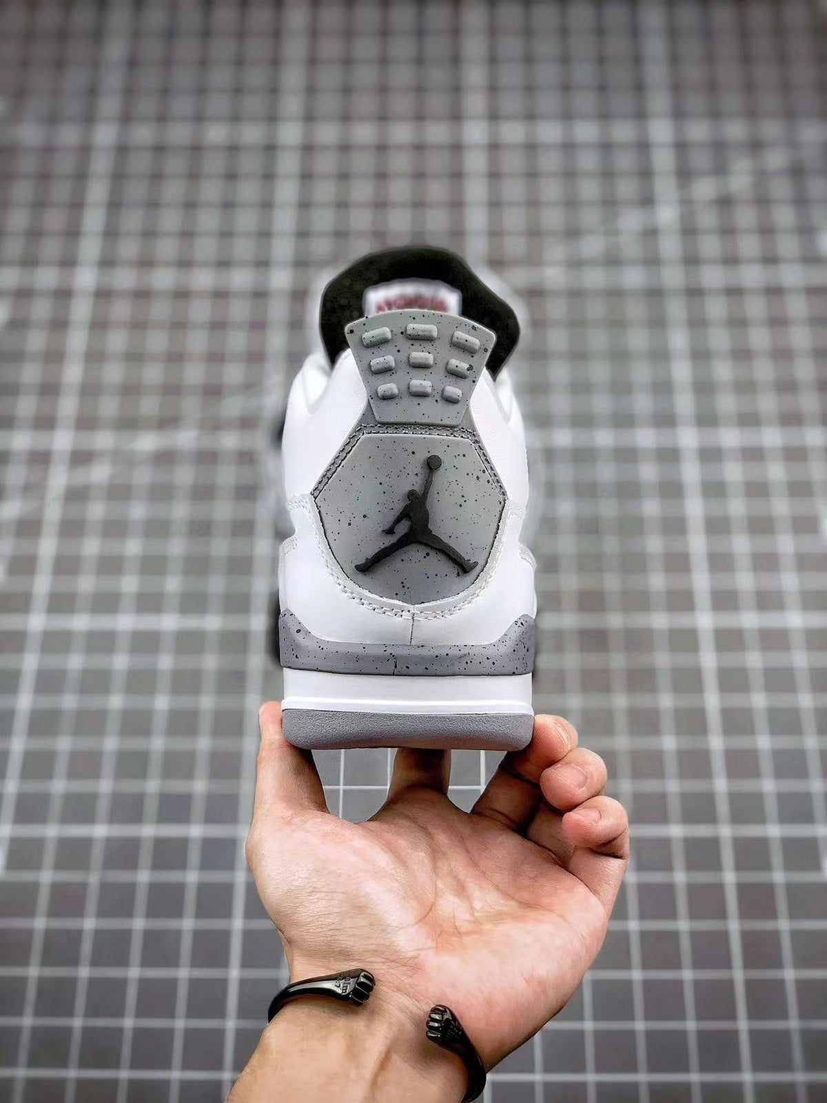 AJ4 Retro White Cement