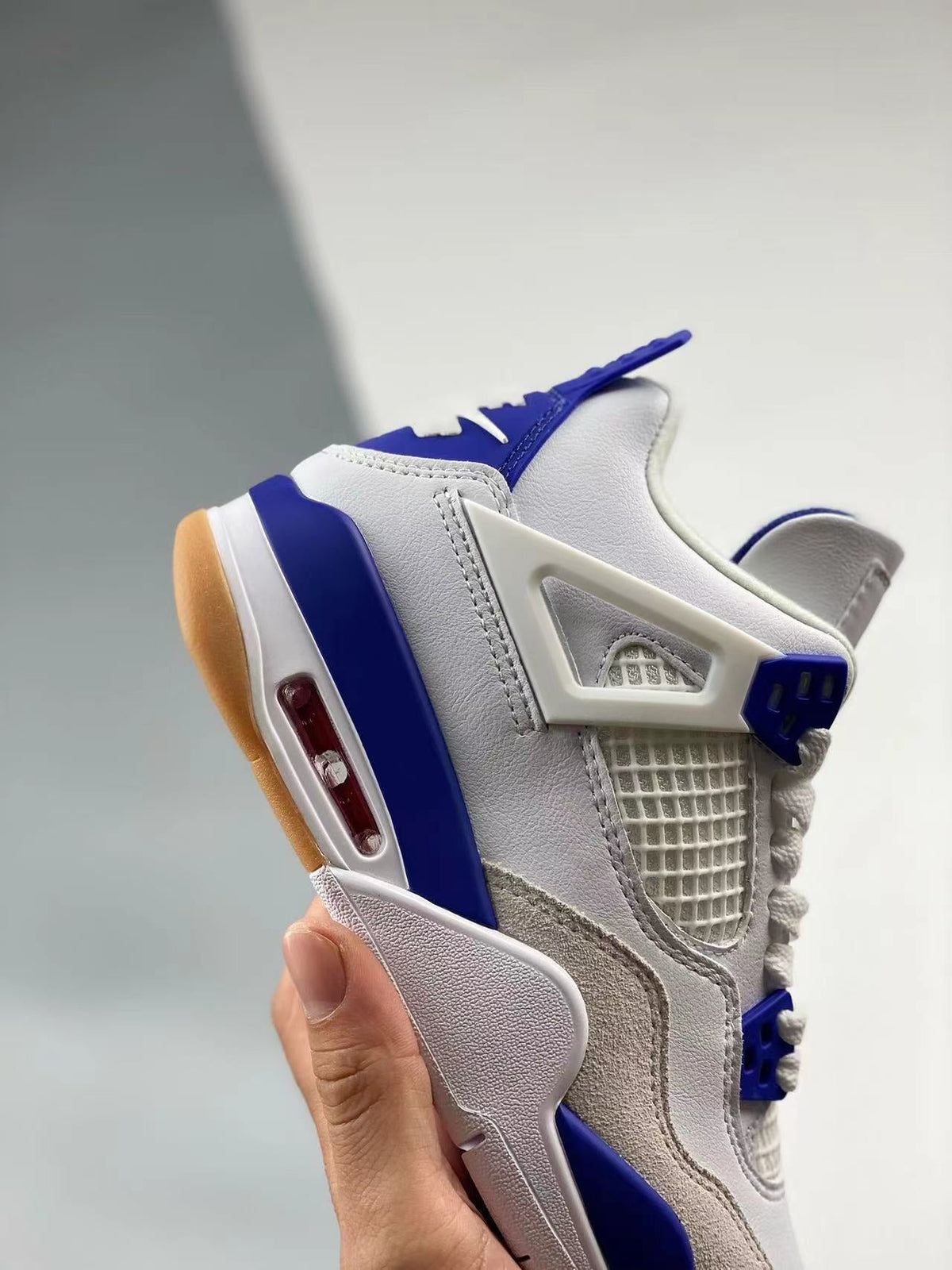 AJ4 SB Summit White/Navy