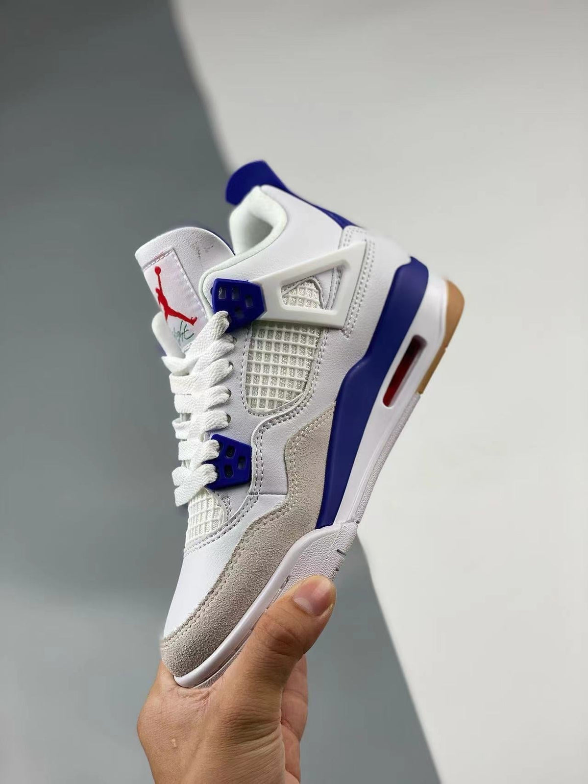 AJ4 SB Summit White/Navy