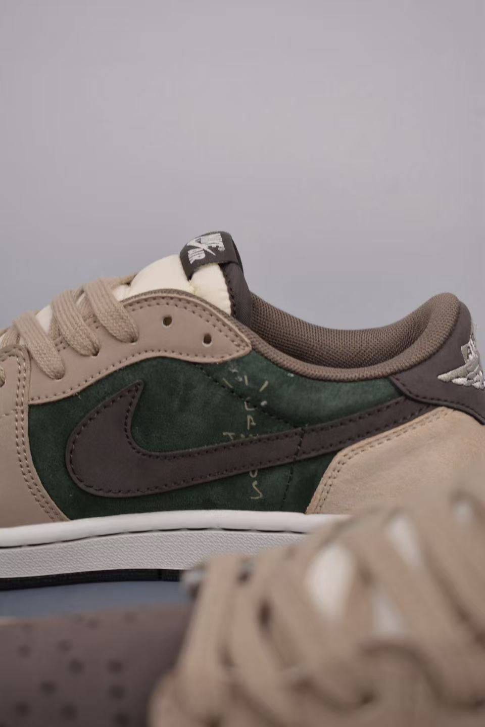AJ1 Low Travis Scott x Khaki Forest Customs