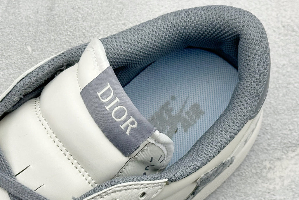 AJ1 Low Travis Scott x Dior Monogram Customs