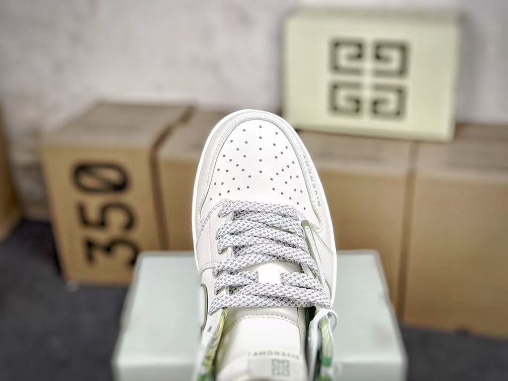 AJ1 Low Travis Scott x Givenchy Customs