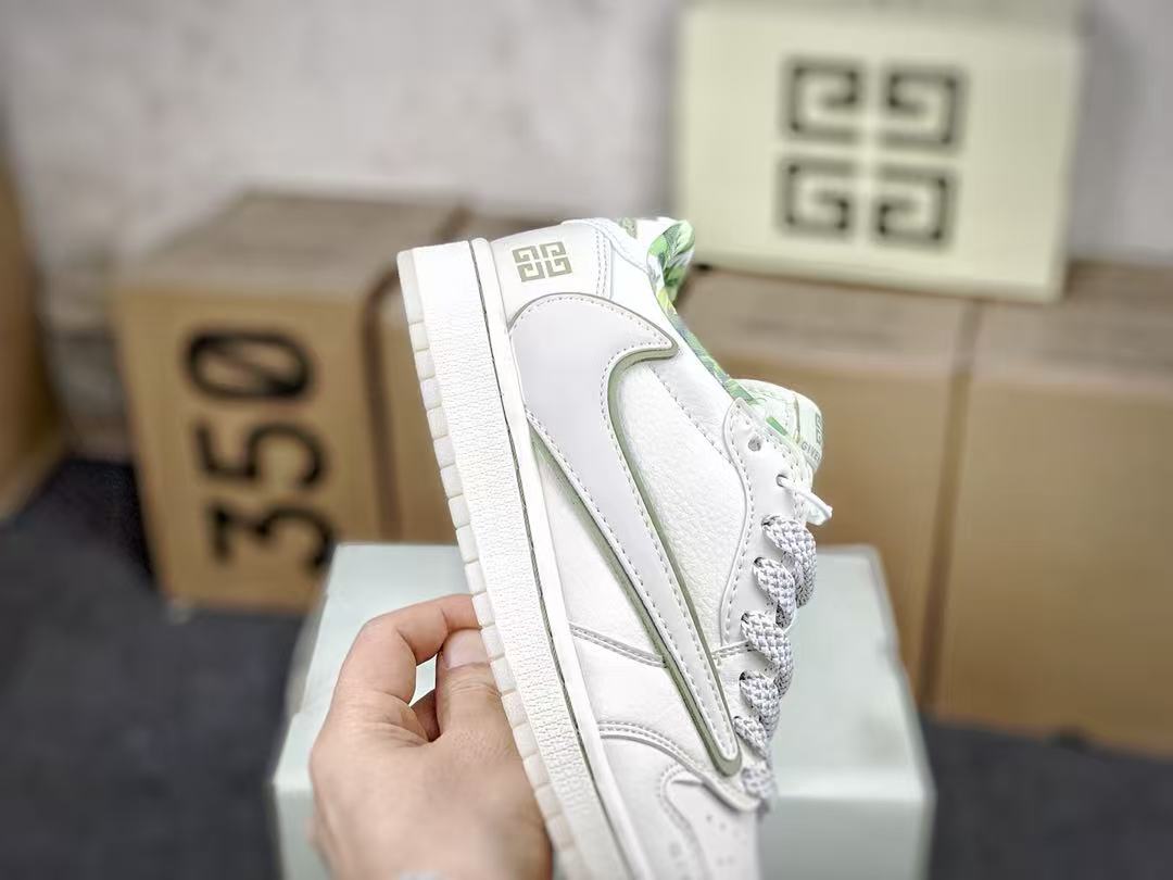 AJ1 Low Travis Scott x Givenchy Customs